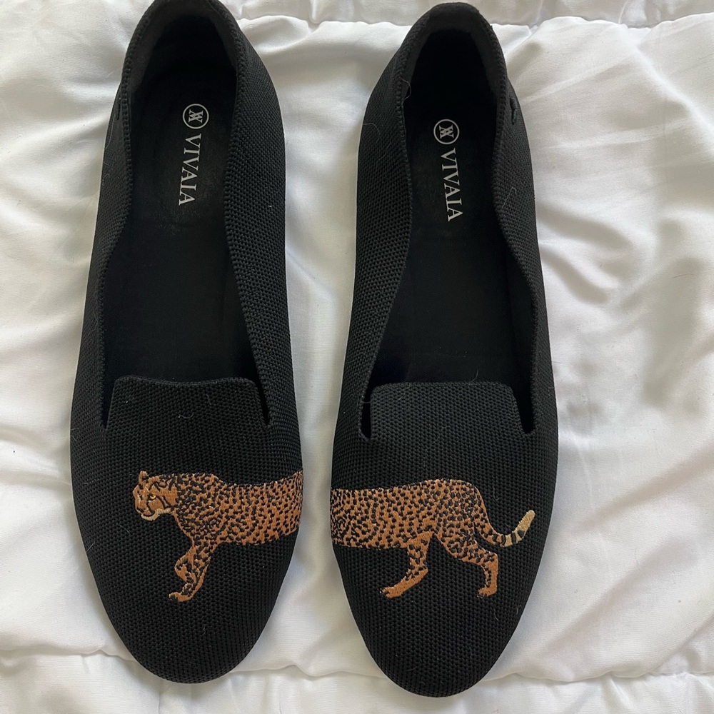 Adorable leopard VIVAIA knit flats - size 40